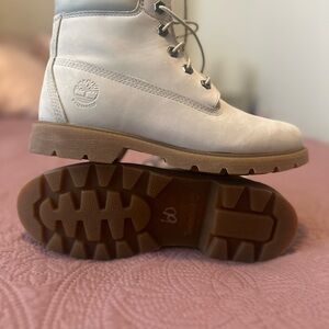 Timberland Light Gray Leather Boots with Brown Sole